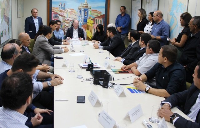 Nove empresas vão investir R$ 964 milhões em municípios da Bahia