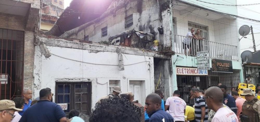 Marquise desaba e deixa 12 pessoas feridas em Candeias