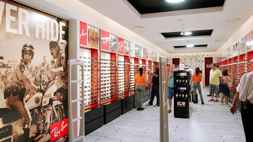 Sem medida pronta, Bolsonaro anuncia aumento de limite para compra em free shop