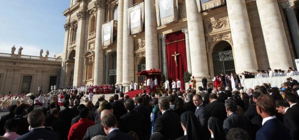 Livro raro com dedicatória de Irmã Dulce é encontrado no Mosteiro de São Bento