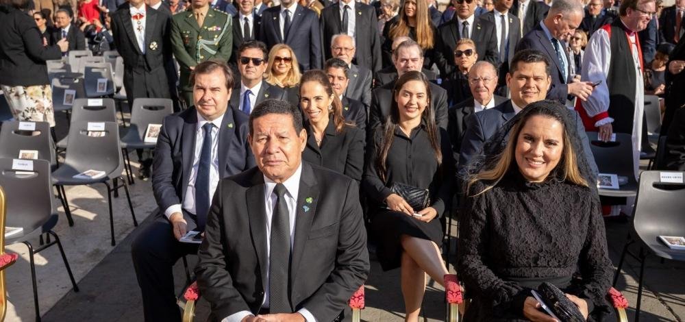 Veja lista de políticos que foram à canonização de Irmã Dulce custeados por dinheiro público