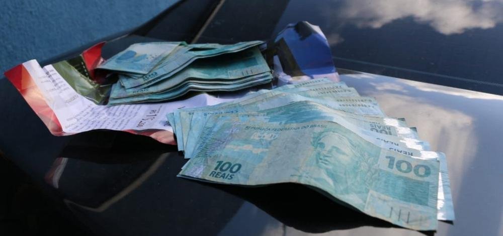 Na Aspra, MP encontra munições e dinheiro em carro da AL-BA