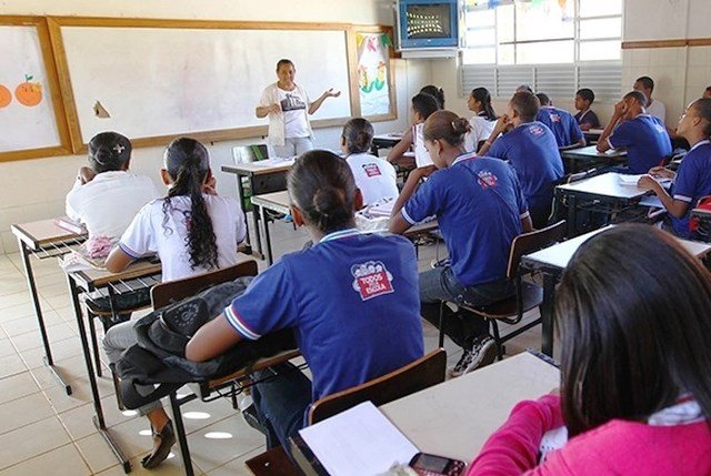 Inscrições para mais de 2 mil vagas em processo seletivo para professor começam nesta sexta (18)