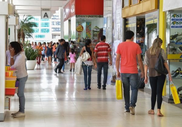 Liminar autoriza funcionamento do comércio no Dia do Comerciário