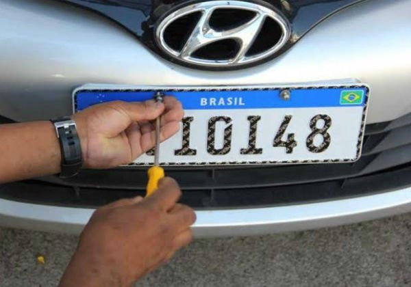 Sefaz: veículos com placas de finais 9 e 0 com IPVA em atraso serão notificados