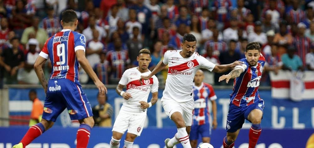 Bahia sofre com falhas defensivas e perde para o Internacional na Fonte Nova