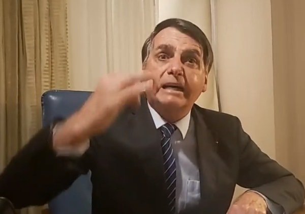 Citado em caso Marielle, Bolsonaro ataca Globo e chama Witzel de ‘inimigo’