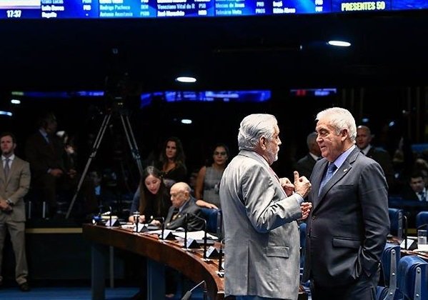 Senadores baianos não assinam carta por prisão após condenação em 2ª instância