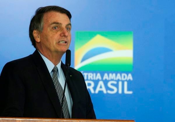 Vazamento de óleo no NE: Bolsonaro diz que governo tomou todas as medidas possíveis