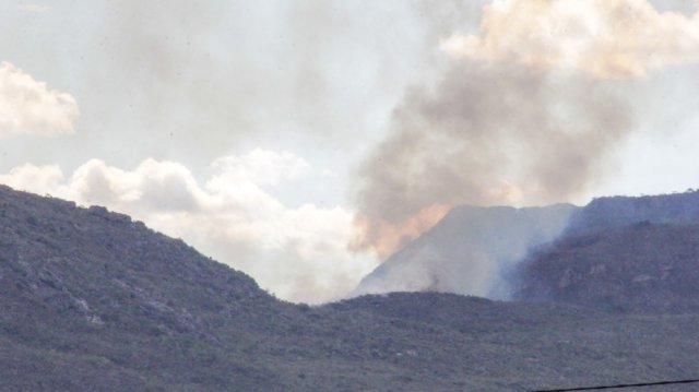 Incêndio em Rio de Contas, na Chapada Diamantina destrói cerca de mil hectares e bombeiros seguem no combate