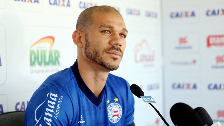 Bahia oficializa saída de Nilton; volante é o novo reforço do CSA