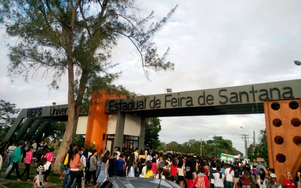 Uefs divulga edital para seleção de professores