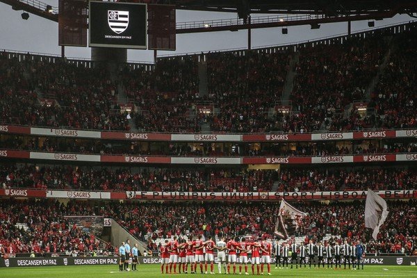 Benfica massacra Nacional com goleada de 10 a 0 e quebra recordes no Estádio da Luz