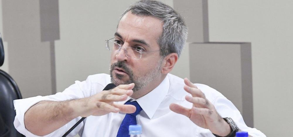 Governo promove corte generalizado em bolsas de pesquisa no país