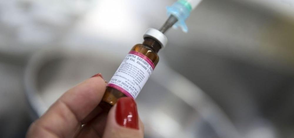 Jovens de 20 a 29 anos são alvo de nova etapa de vacinação contra sarampo