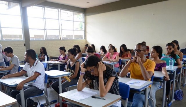 Aberta ao público, revisão gratuita para o vestibular da Uneb começa nesta segunda (18)