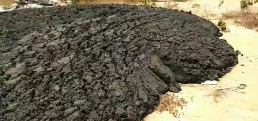 Feira de Santana: prefeitura investiga origem de resíduo despejado em distrito de Maria Quitéria