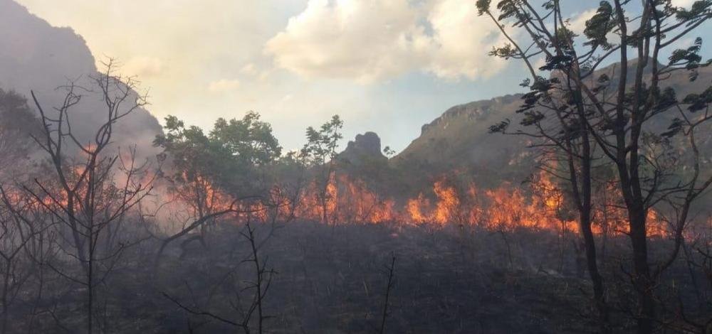Incêndio atinge Vale dos Três Morros, na Chapada Diamantina