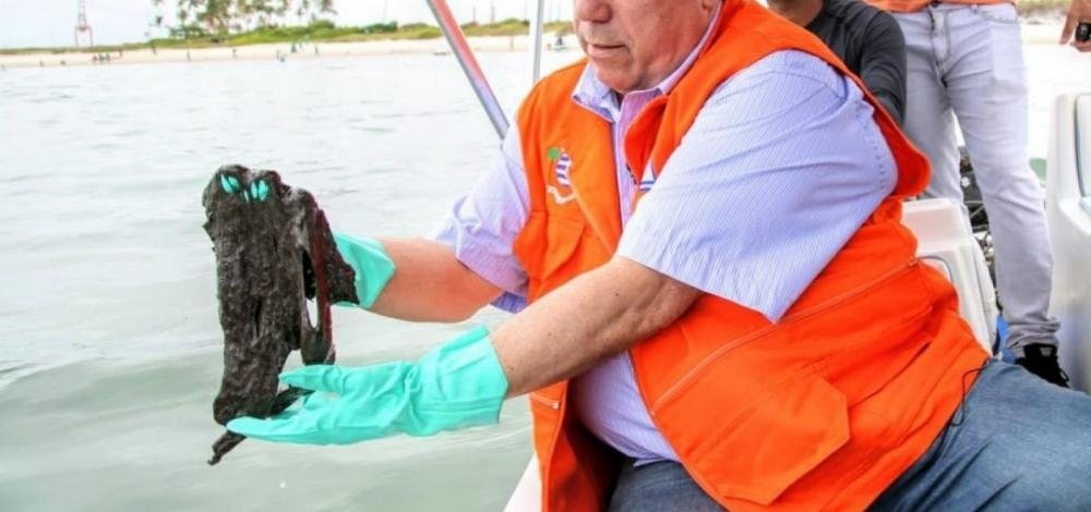 Capes vai liberar R$ 1,3 milhão para pesquisas sobre manchas de óleo