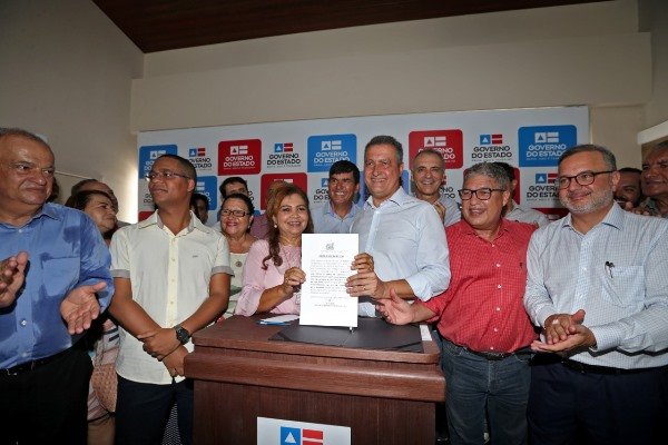 Rui inaugura Centro de Atenção Psicossocial em Dias D’Ávila'