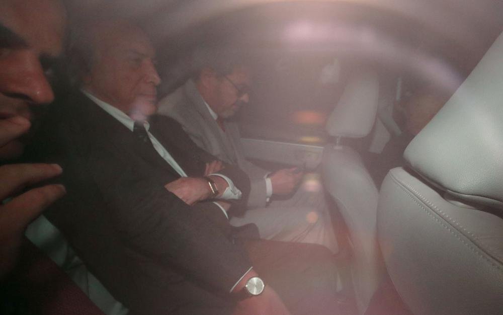 Temer se entrega à PF em São Paulo após nova ordem de prisão