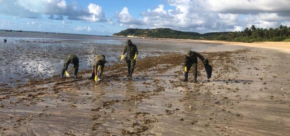 Marinha diz que situação do óleo nas praias está estabilizada