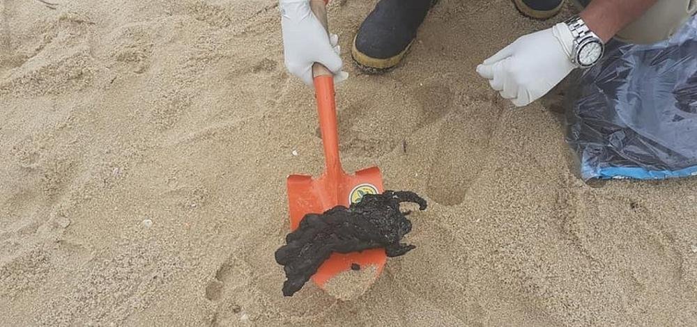 Óleo encontrado em Cabo Frio, no RJ, não é compatível ao identificado no Nordeste e ES