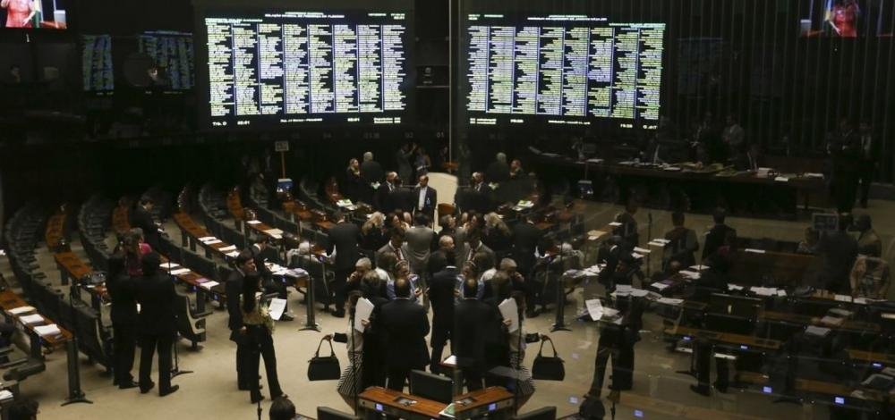 PT, PSL e outros 11 partidos apoiam aumento do fundo eleitoral; veja quais