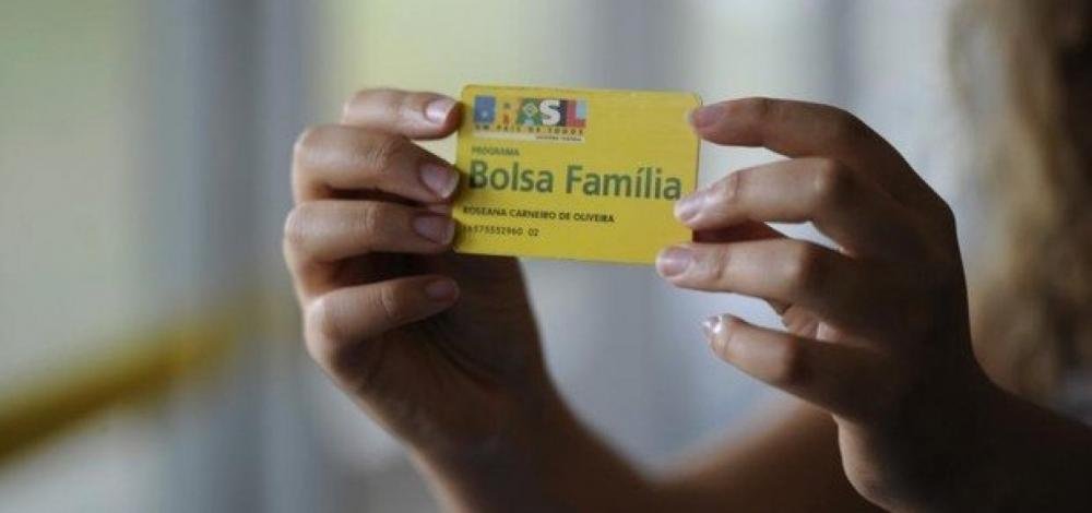 Governo pode mudar nome do Bolsa Família e destinar benefício a crianças