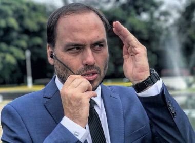 Após quase um mês fora das redes sociais, Carlos Bolsonaro reativa Twitter