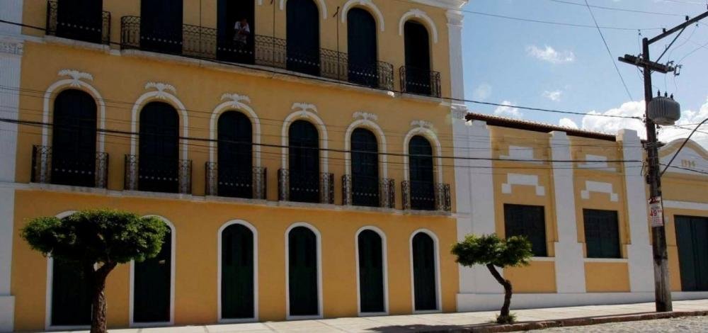 UFRB adota medida para afastar estudante acusado de racismo de residência e centro