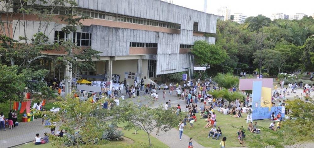 Ufba funcionará em horário especial para reduzir custos