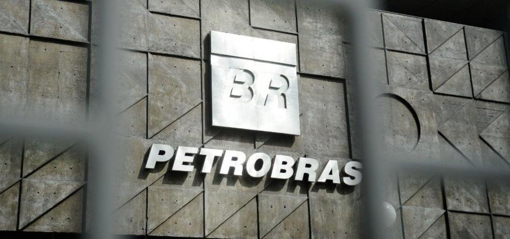 Petrobras evita falar sobre reajuste no preço dos combustíveis