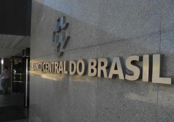 Bolsonaro sanciona lei que transfere o Coaf para o Banco Central