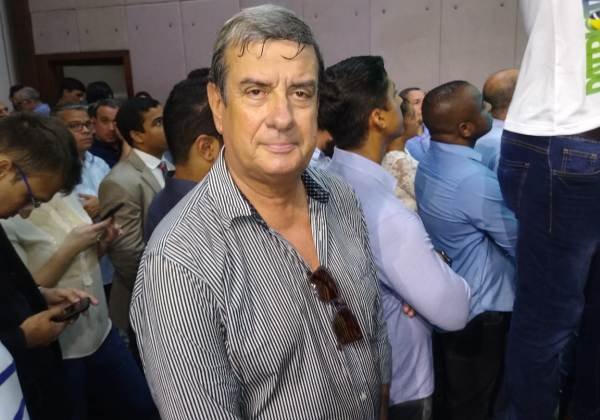 Colbert Martins descarta trocar MDB por DEM