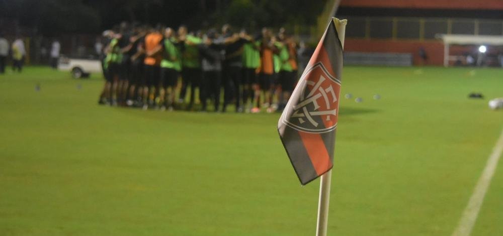 Além de salários, Vitória atrasa pagamento de rescisão de funcionários