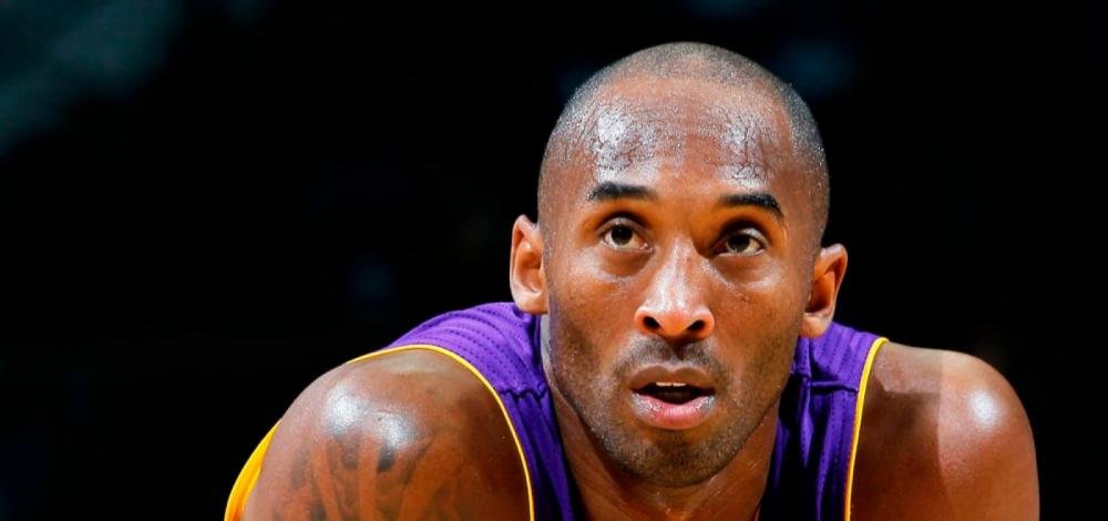Lenda do basquete americano, Kobe Bryant morre em acidente aéreo, diz site