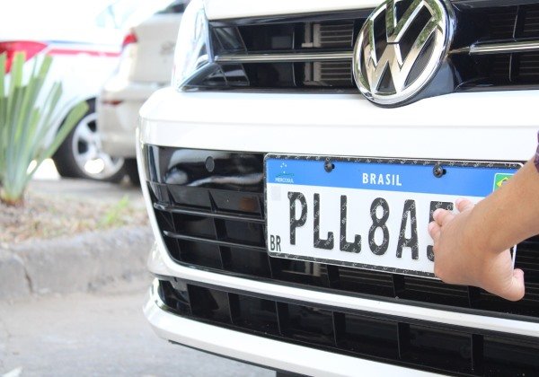 Prazo para uso de placas do Mercosul começa a valer em todo o país