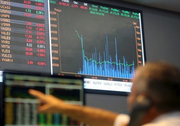 Coronavírus leva pânico ao mercado financeiro chinês; bolsas despencam