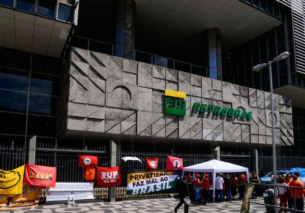 Greve dos petroleiros: cerca de 15 mil trabalhadores cruzaram os braços em 12 estados