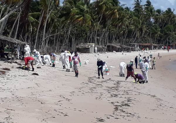 Estado ainda possui 193 localidades com manchas de óleo