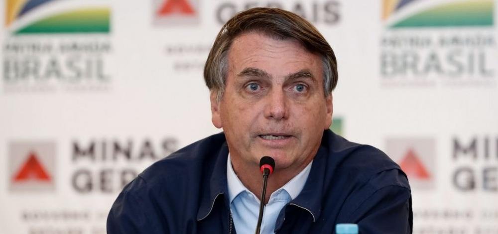 'Uma pessoa com HIV é uma despesa para todos no Brasil', diz Bolsonaro