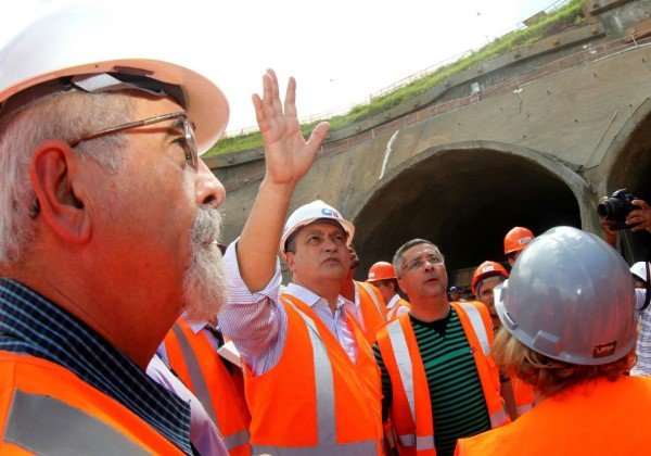 Bahia investe R$ 2,4 bilhões em obras na capital e no interior