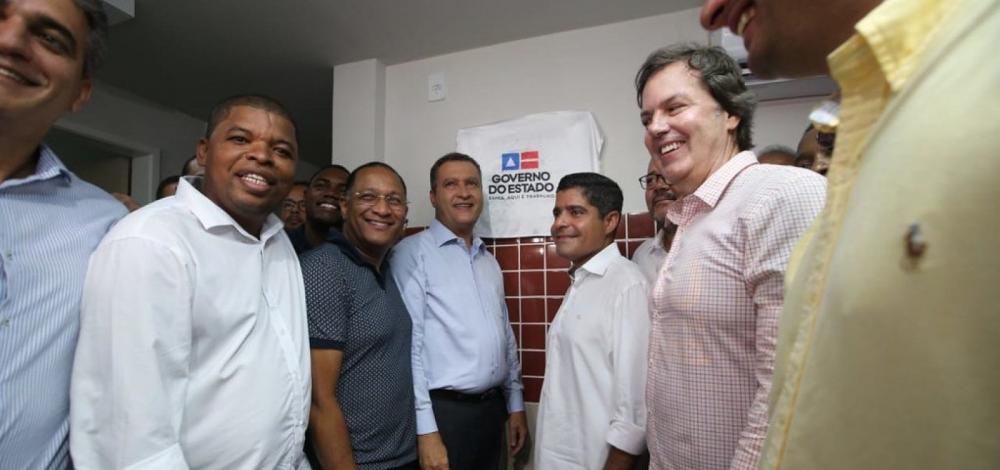 Unidade de saúde é inaugurada em Fazenda Grande II com presença do prefeito e governador