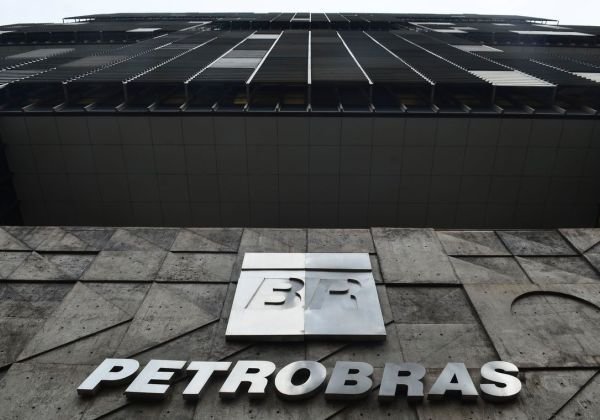Trabalhadores e Petrobras entram em acordo