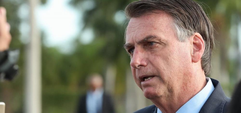 Bolsonaro diz que alta do dólar é reflexo do surto de coronavírus