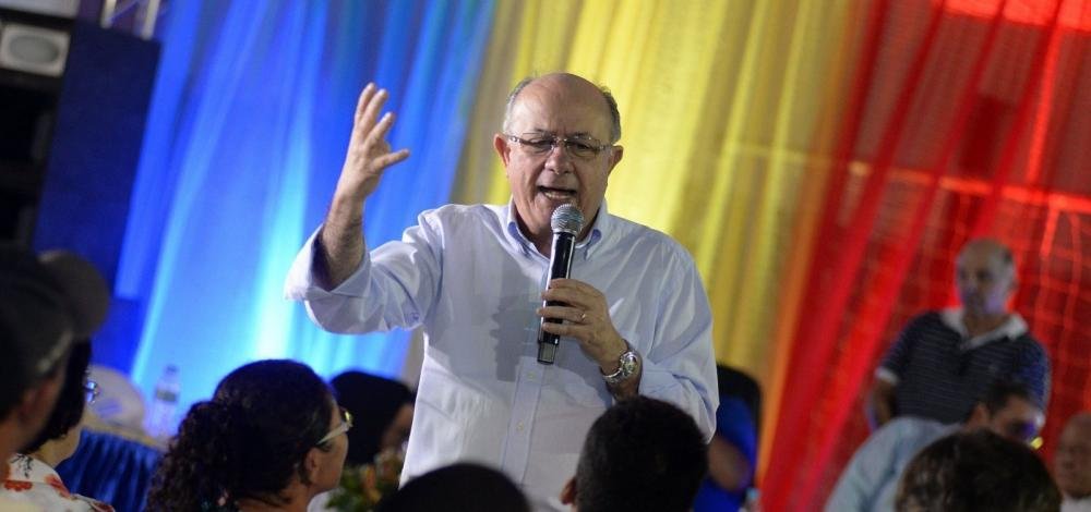 Feira de Santana: Liminar bloqueia bens de José Ronaldo após suposta fraude em licitações