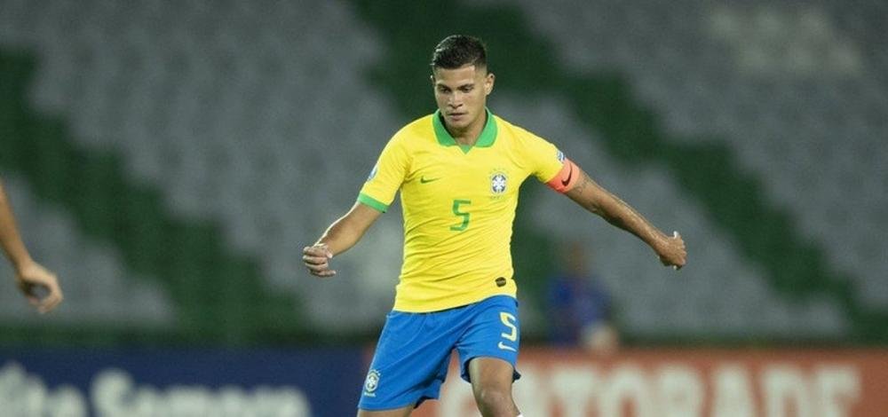 Com estreia de Bruno Guimarães, Tite convoca seleção brasileira para eliminatórias