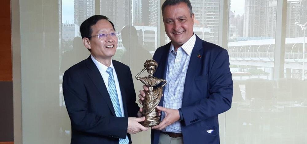 Grupo chinês confirma a Rui investimento de R$ 1 bilhão em energia renovável na Bahia