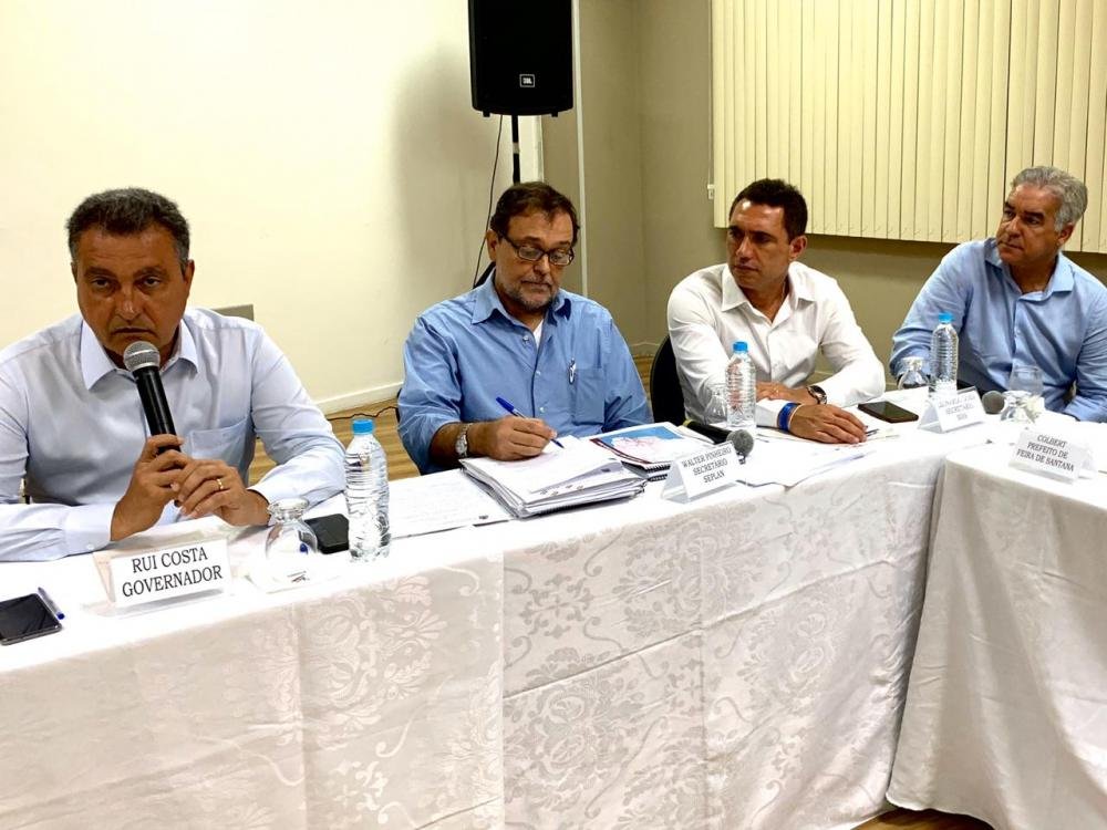 Em Feira, Rui Costa participa de reunião com prefeitos para instalação da Região Metropolitana